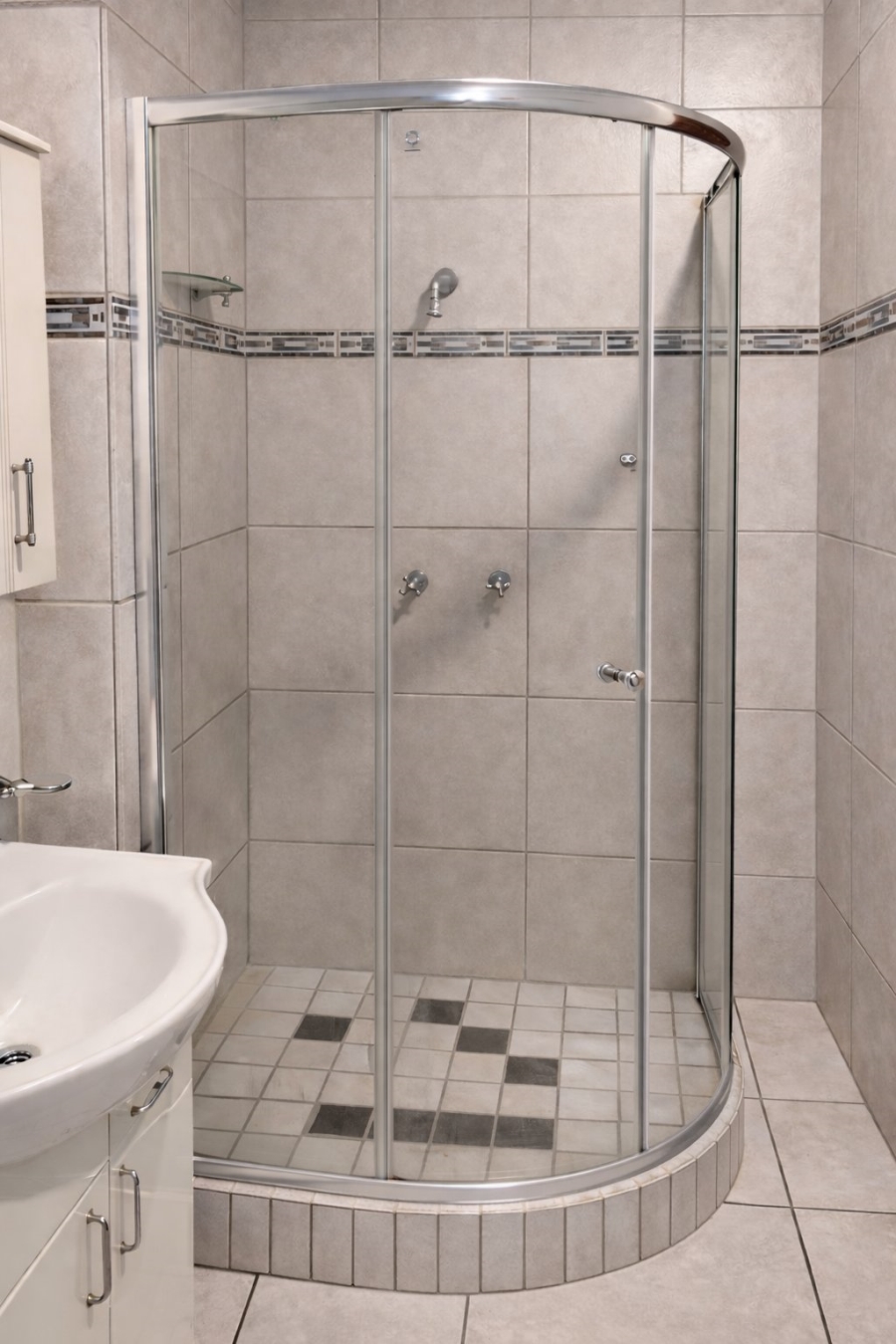 5 Bedroom Property for Sale in McDougall